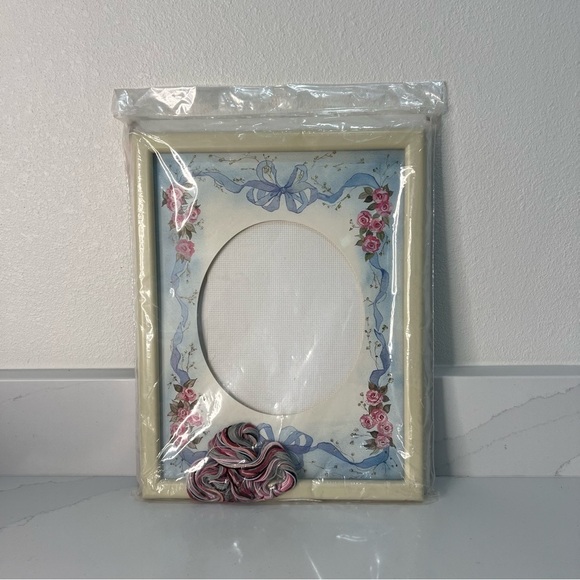 Something Special Counted Cross Stitch Kit Grey Cat Design 9"x12" Frame Included - Picture 6 of 7